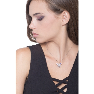 Collier avec pendentif papillon en or blanc 18k avec diamants et saphirs bleus