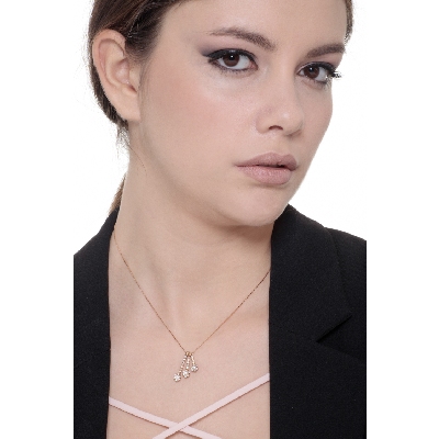 Collier en or rose avec trois fleurs de diamants