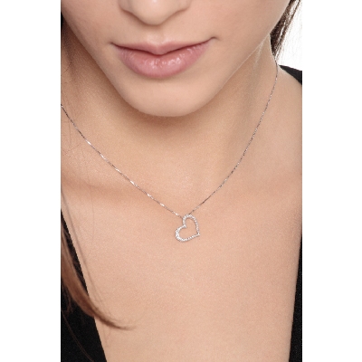 Collier pendentif cœur en or blanc avec diamants ct. 0,15