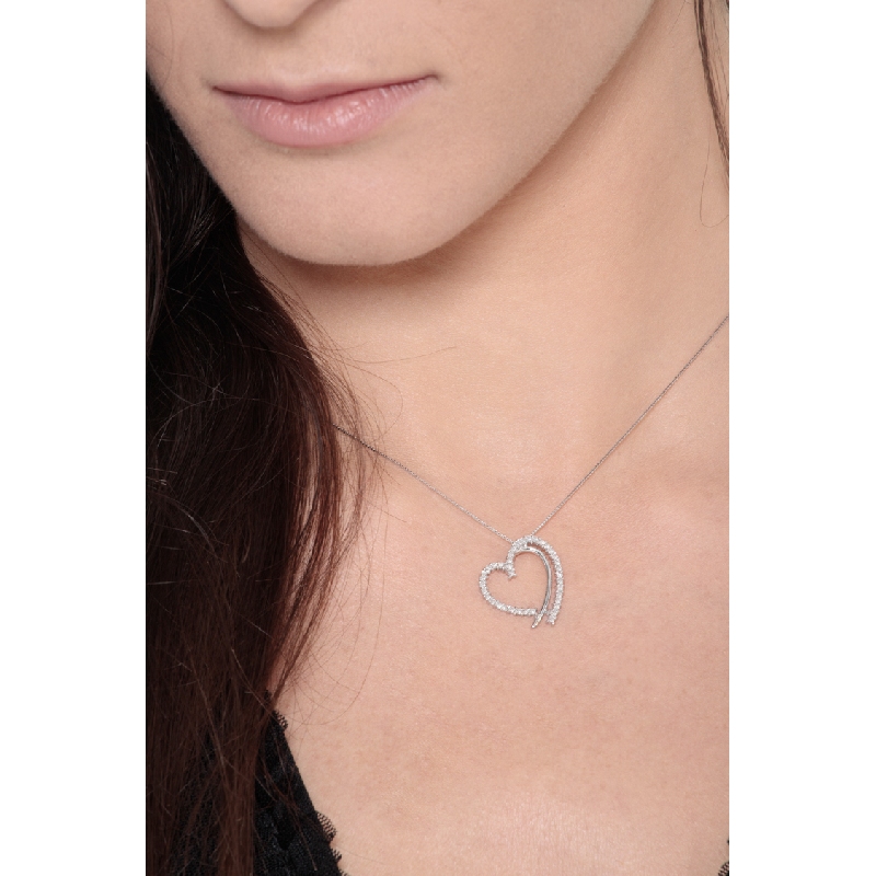 Collier coeur en or blanc 18 carats serti de diamants Collier coeur en or blanc 18 carats serti de diamants