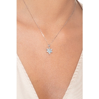 Collier en or blanc 18k avec pendentif aigue marine coeur