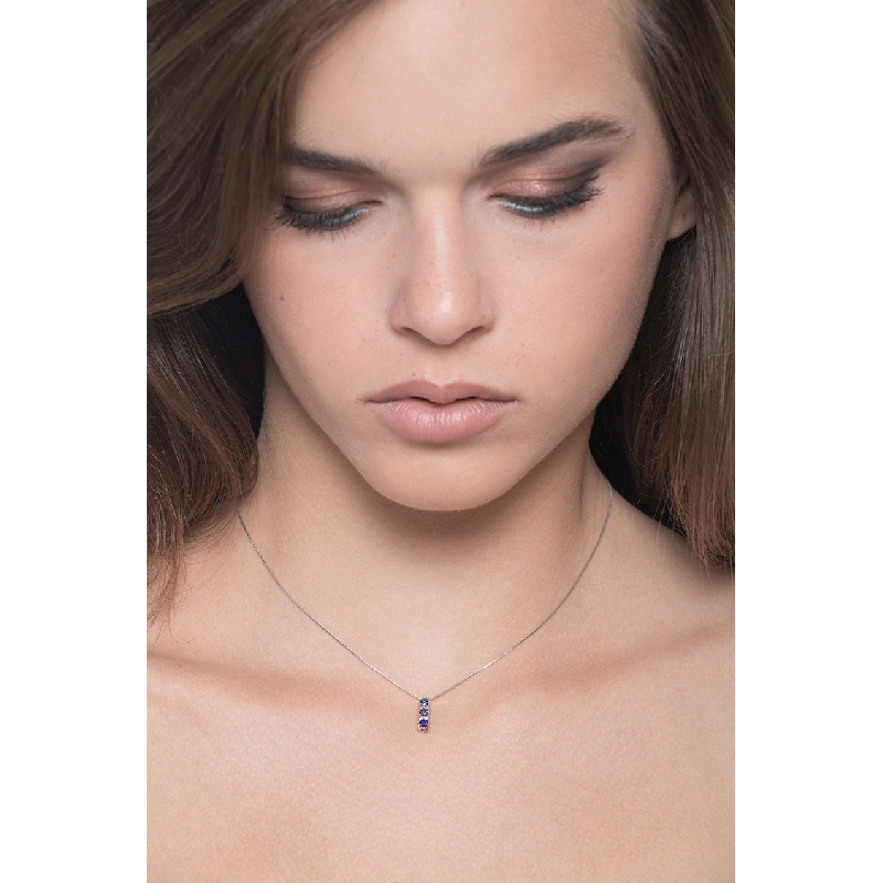 Collier or blanc 18k avec pendentif trilogy saphirs et diamants
