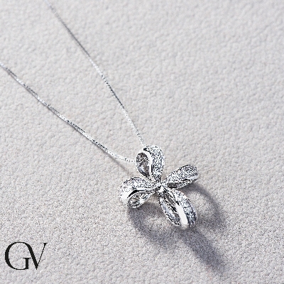 Pendentif Croix Pavée Or Blanc 750 en Diamants 