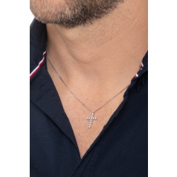 Collier homme 50cm avec pendentif croix en or blanc et diamants  2