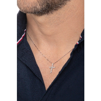Collier homme 50cm avec pendentif croix en or blanc et diamants 