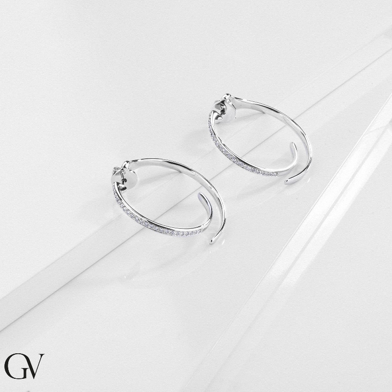 Créoles en or blanc 750 et diamants Créoles en or blanc 750 et diamants