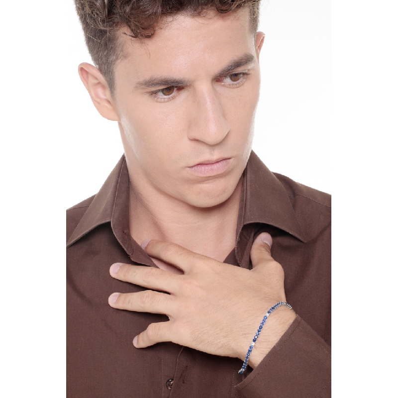 Bracelet Tennis à fil en Or Blanc 18k serti de Saphirs bleus et de diamants Bracelet Tennis à fil en Or Blanc 18k serti de Saphirs bleus et de diamants