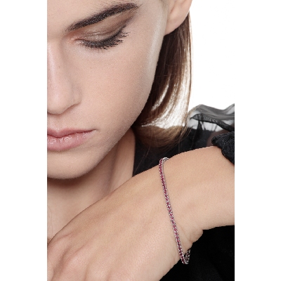 Bracelet Tennis à griffes en or blanc 18 carats avec des rubis