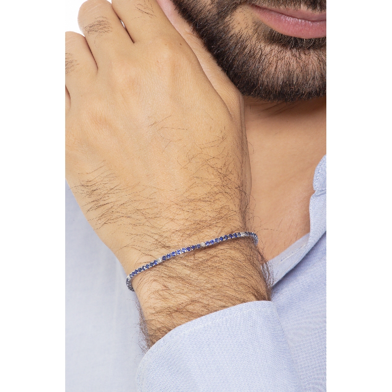Bracelet Tennis en or blanc 18 carats avec des saphirs bleus et  diamants Bracelet Tennis en or blanc 18 carats avec des saphirs bleus et  diamants