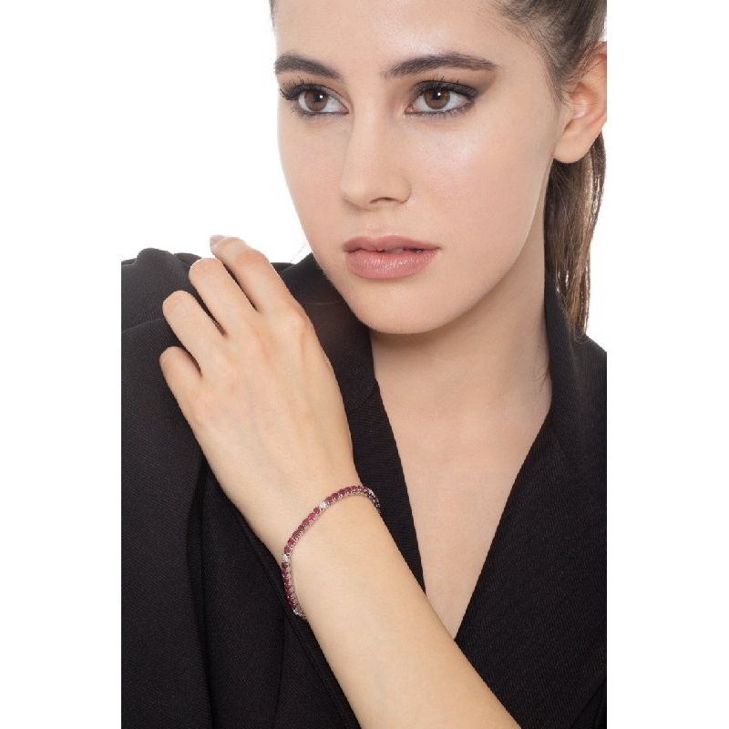 Bracelet tennis en or blanc 18K avec rubis et diamants