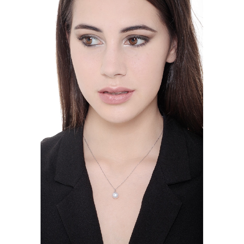 Collier en or blanc 18k avec perle naturelle