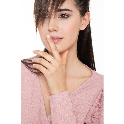 Alliance Éternité à 9 Pierres en Or Blanc 18 Carats avec Diamants Naturels