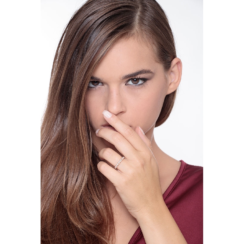 Bague éternité en or rose 18k sertie de diamants Bague éternité en or rose 18k sertie de diamants