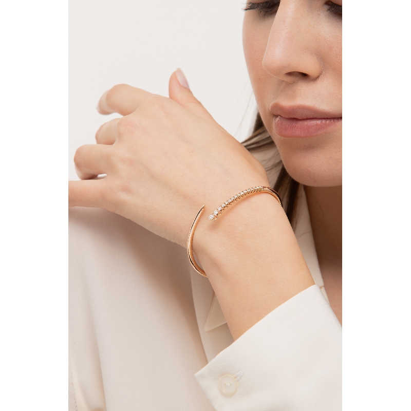 Bracelet semirigide en or rose avec diamants Bracelet semirigide en or rose avec diamants
