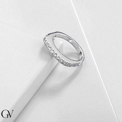 Bague carrée en or blanc 18k avec diamants