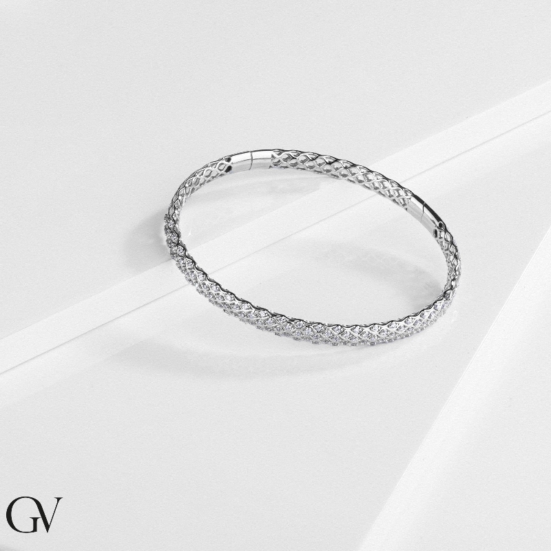 Bracelet rigide design en or blanc 18 carats avec diamants Bracelet rigide design en or blanc 18 carats avec diamants