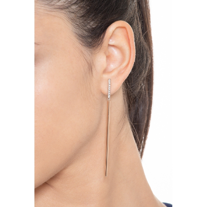 Boucles d’oreilles pendantes en barre en or rose et blanc 18k avec diamants