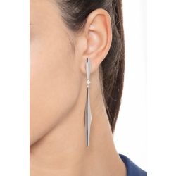 Boucles d’oreilles pendantes barrettes en or blanc 18k avec diamant 2