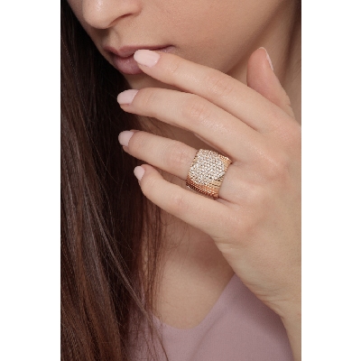 Bague bandeau flexible en or rose 18k cœur en pavé de diamants