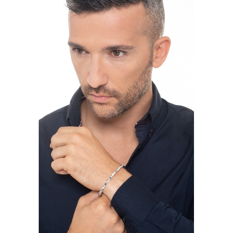 Bracelet rigide homme en or blanc 18k avec diamants Bracelet rigide homme en or blanc 18k avec diamants