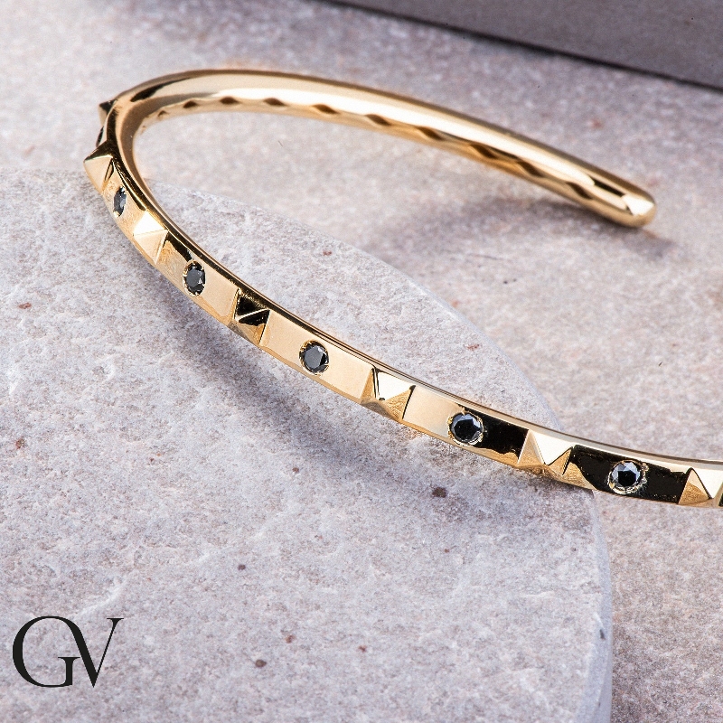 Bracelet homme rigide en or jaune 18k diamants noirs Bracelet homme rigide en or jaune 18k diamants noirs