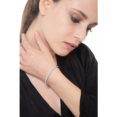 Bracelet rigide en Or Blanc 18k avec pavé de Diamants