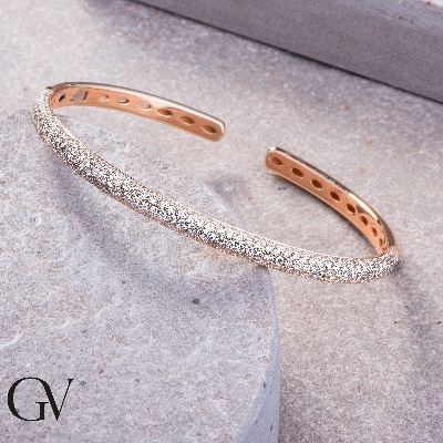 Bracelet rigide en or rose 18 carats avec pavé de diamants