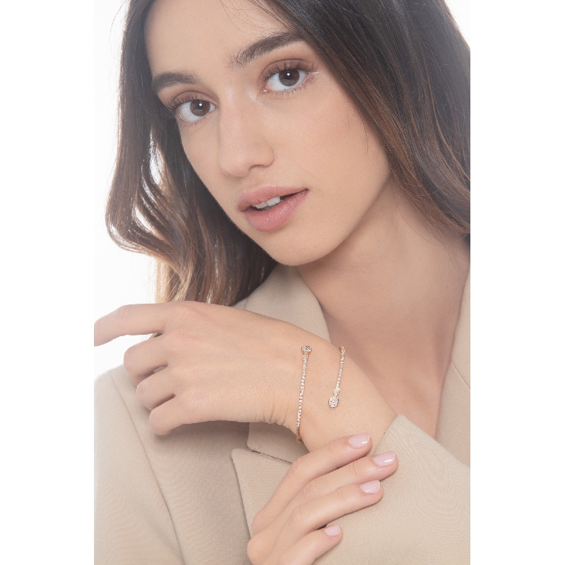 Bracelet semi rigide en or rose 18k avec gouttes et diamants Bracelet semi rigide en or rose 18k avec gouttes et diamants