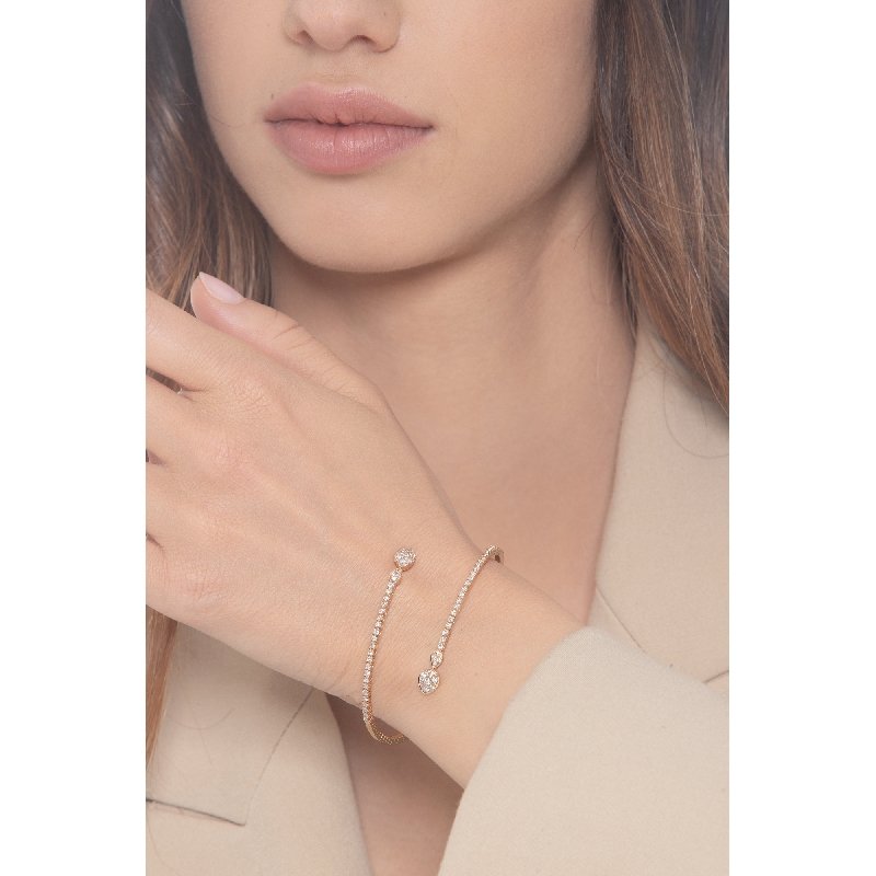 Bracelet semi rigide en or rose 18k avec gouttes et diamants Bracelet semi rigide en or rose 18k avec gouttes et diamants