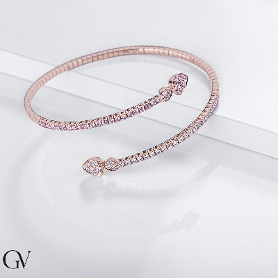 Bracelet Semi Rigide en Or Rose 18K avec Cœurs Diamants et Saphirs Roses