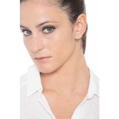 Mono boucle d'oreille en or blanc 18k diamants noirs et blanc