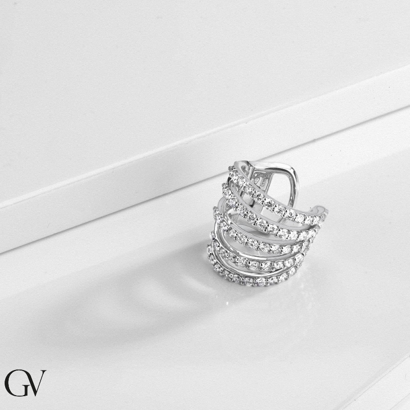 Ear cuff en or blanc 18 carats avec diamants Ear cuff en or blanc 18 carats avec diamants