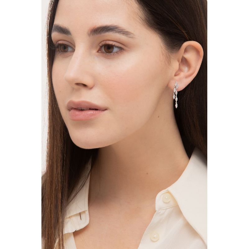 Boucles d'oreilles 2 pendantes en or blanc 18k avec diamants