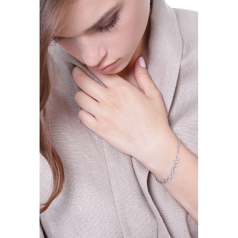 Bracelet personnalisé prénom  MARIA  en diamants 