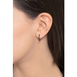 Boucles d’oreilles ovales en or blanc avec diamants noirs et finitions brunies 2