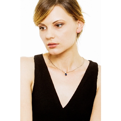 Collier semi-rigide or blanc 18k avec des segments saphir bleu