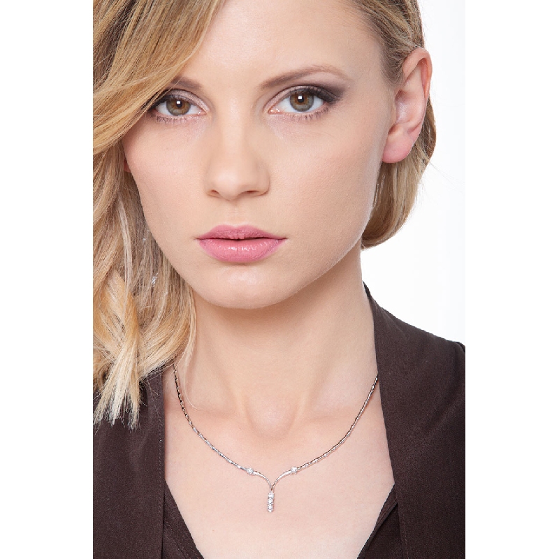 Collier semi-rigide or blanc 18k avec diamants