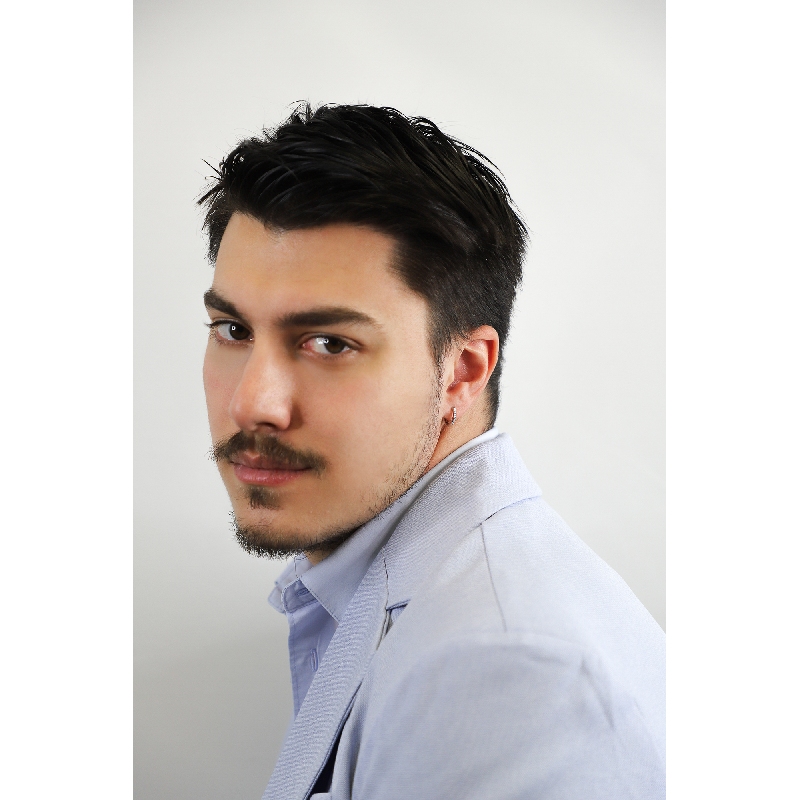 Créole unique homme en or blanc 18 carats avec des diamants Créole unique homme en or blanc 18 carats avec des diamants