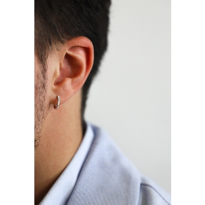 Créole unique homme en or blanc 18 carats avec des diamants