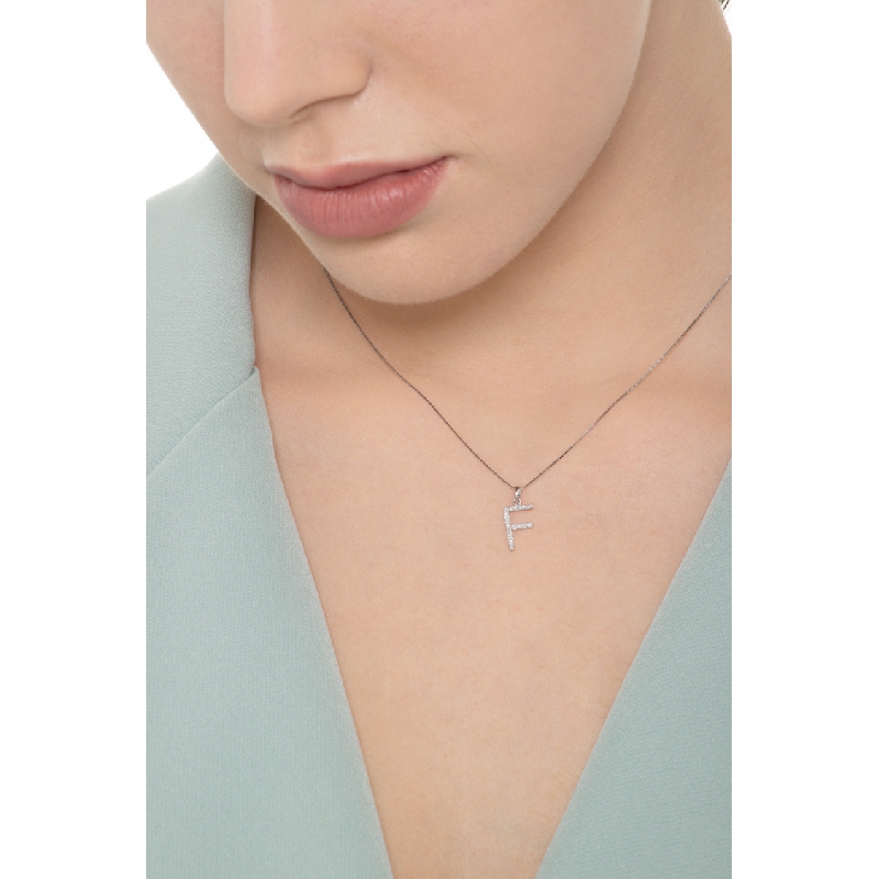 Collier en or blanc 18k avec lettre F, 1 cm Collier en or blanc 18k avec lettre F, 1 cm