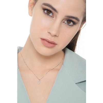 Collier pendentif lettre  P en or blanc 18K et diamants