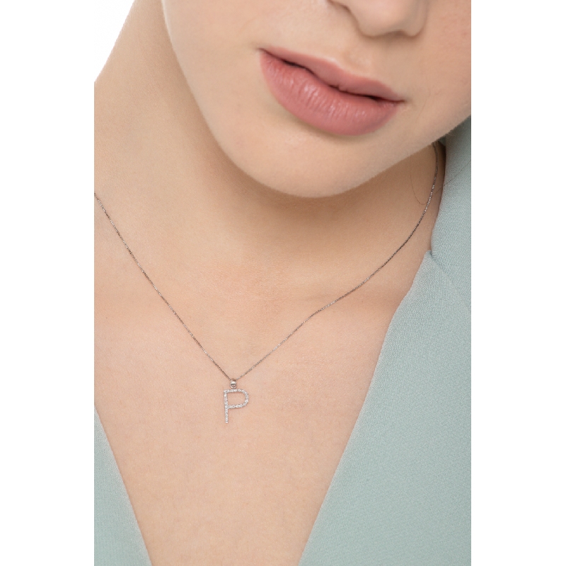 Collier pendentif lettre  P en or blanc 18K et diamants Collier pendentif lettre  P en or blanc 18K et diamants