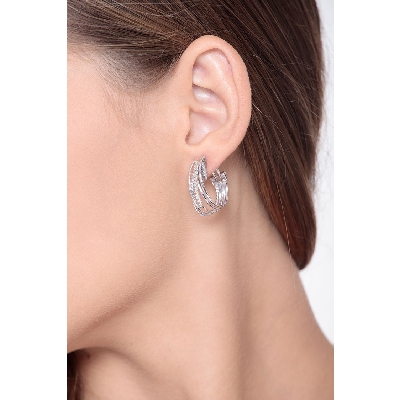 Boucles d'oreilles entrelacées en or blanc 18k et diamants 