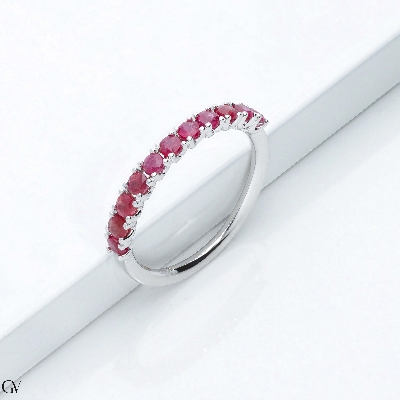 Bague femme en or blanc 18k avec onze rubis