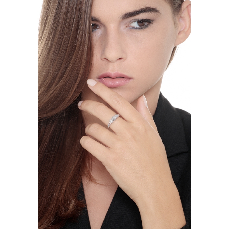 Bague trilogy en or blanc 18k avec anneau torsadé et diamants