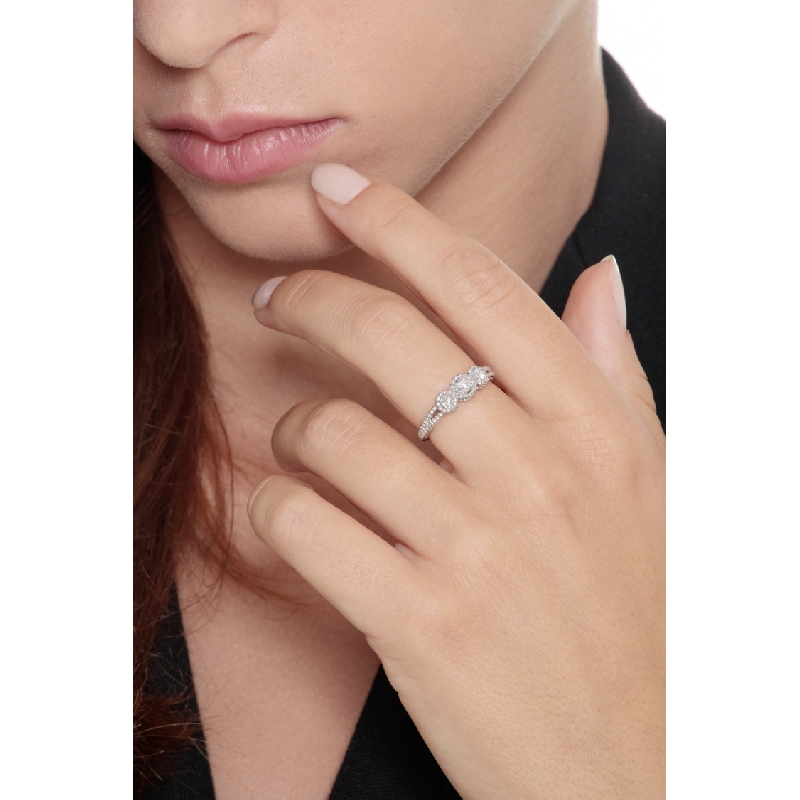 Bague trilogy en or blanc 18k avec anneau torsadé et diamants