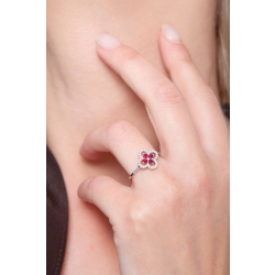 Bague fleur en or blanc 18k avec rubis et diamants 2