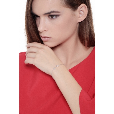 Bracelet en or blanc 18k avec cœur et diamants