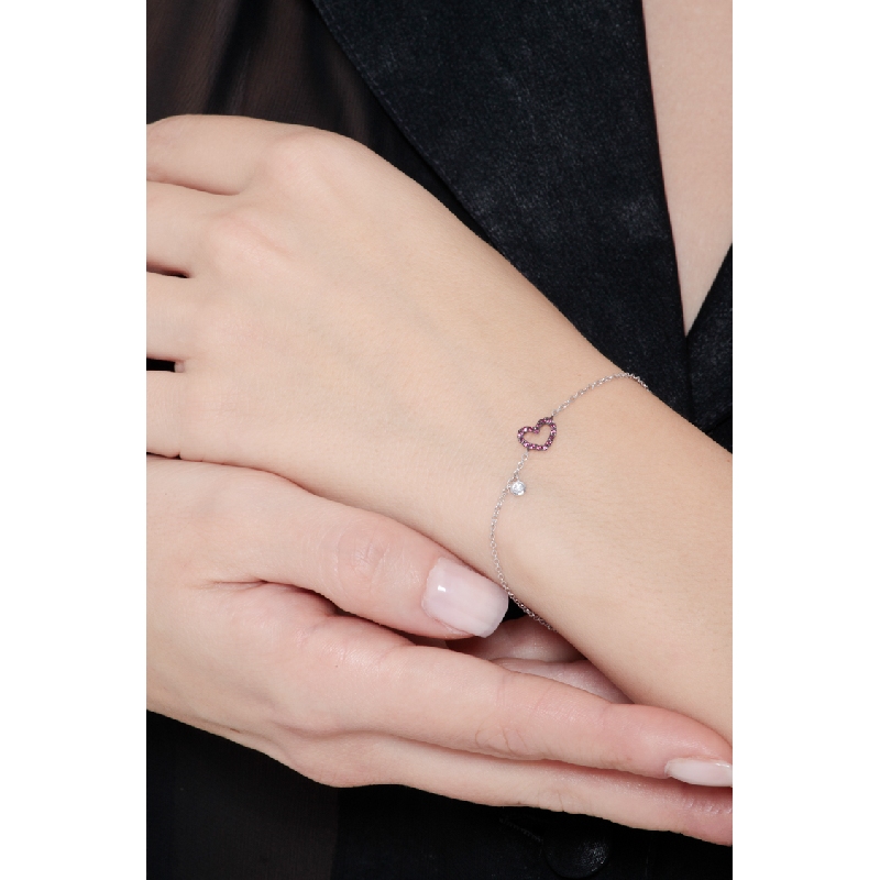 Bracelet en or blanc 18k avec pendentif en forme cœur rubis