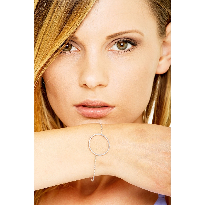 Bracelet en or blanc 18k avec un cercle 25 mm Diamants Bracelet en or blanc 18k avec un cercle 25 mm Diamants